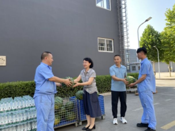 市總工會領(lǐng)導(dǎo)來我公司進行慰問